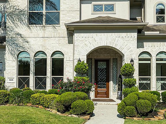 3rd image of 3606 Parkside Dr
