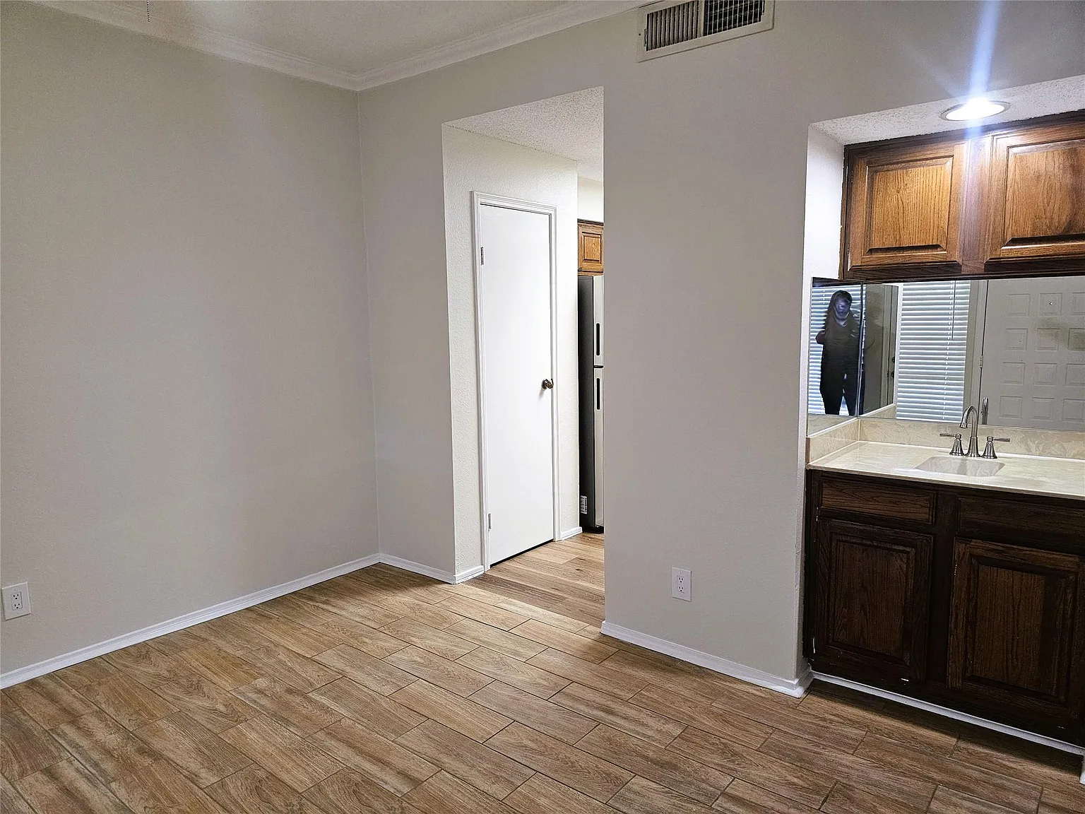 2 bed, 2.5 bath, 1178 sqft, $1,599 — Photo 4