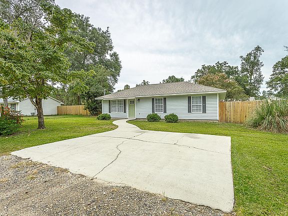 5th image of 33 Dogwood Dr