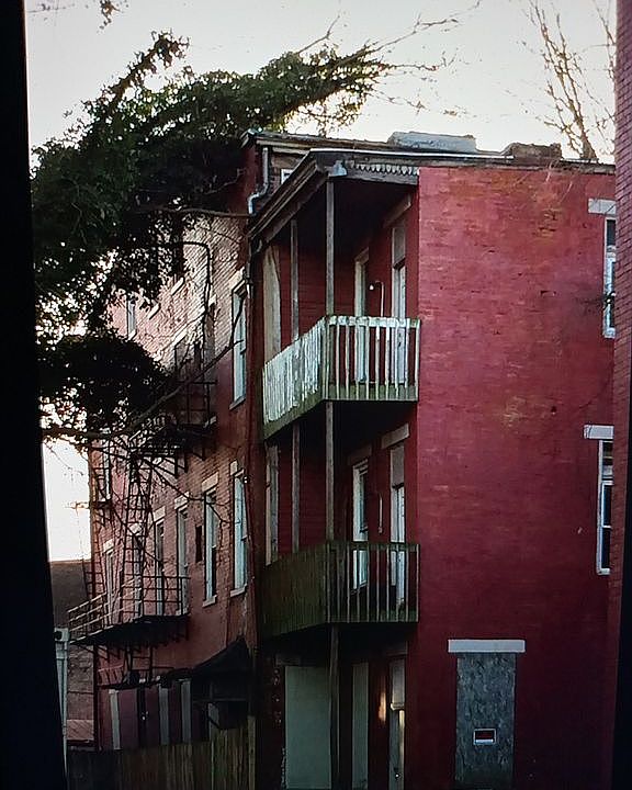 2nd image of 2150 Storrs St