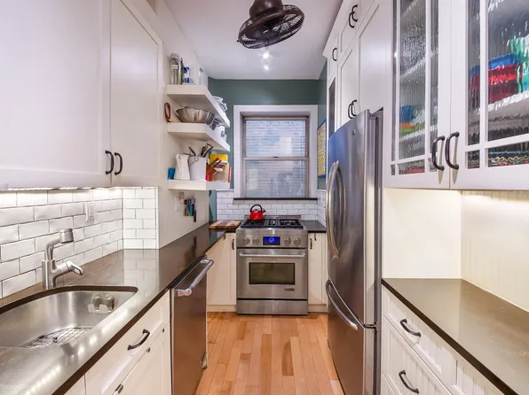 254 West 25th Street image 6 of 9