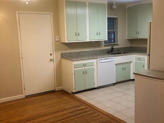4th image of 6524 Saint James Dr