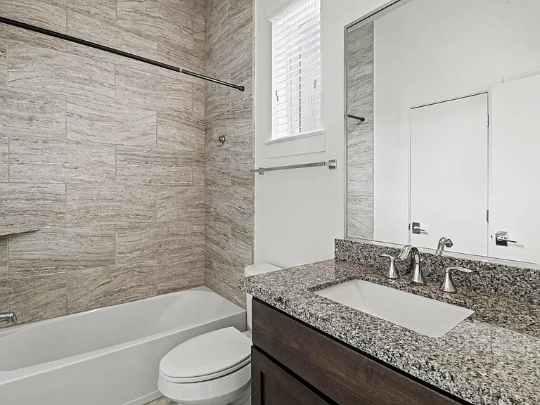 715 Hartman St — Photo 25