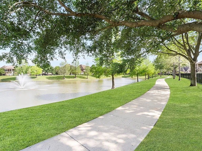 1243 Glenwood Canyon Ln — Photo 1