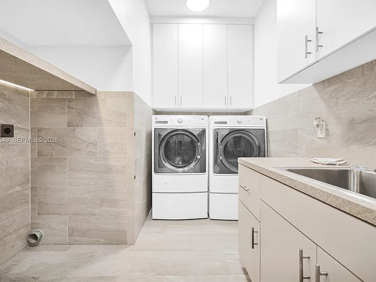 1067 SW 92nd Ave — Photo 51
