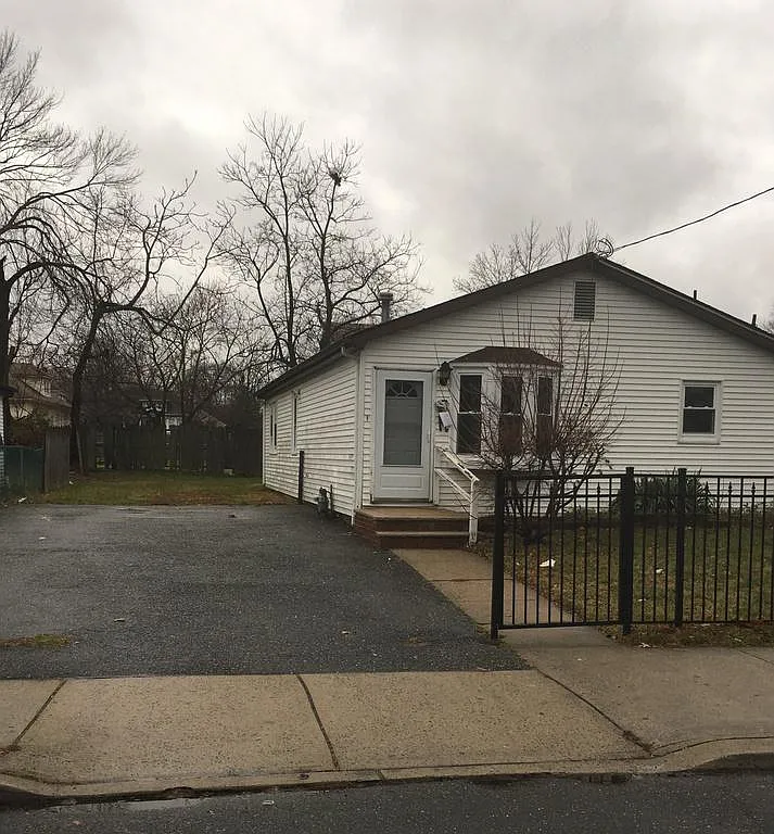 189 Ridge Ave photo 1