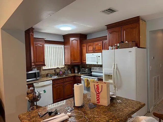 4 bed, 3.0 bath, 1928 sqft, $3,600 — Photo 4