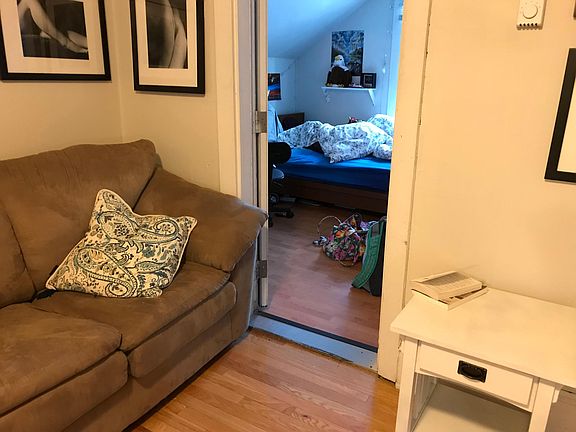 4th image of 1019 21st Ave SE #2