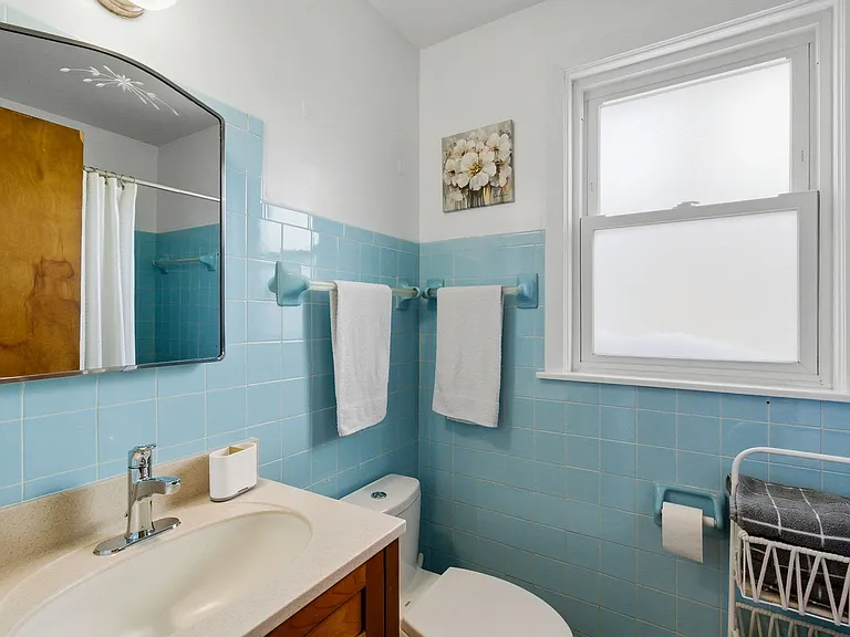 1512 Mulford St — Photo 7