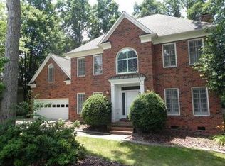 2711 Saint Andrews Ct, Jamestown, NC 27282