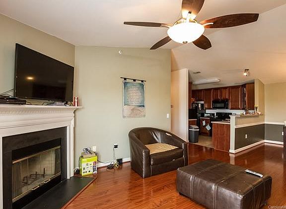 4th image of 11231 Hyde Pointe Ct #11231
