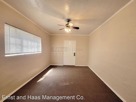 3rd image of 2363A Pacific Ave