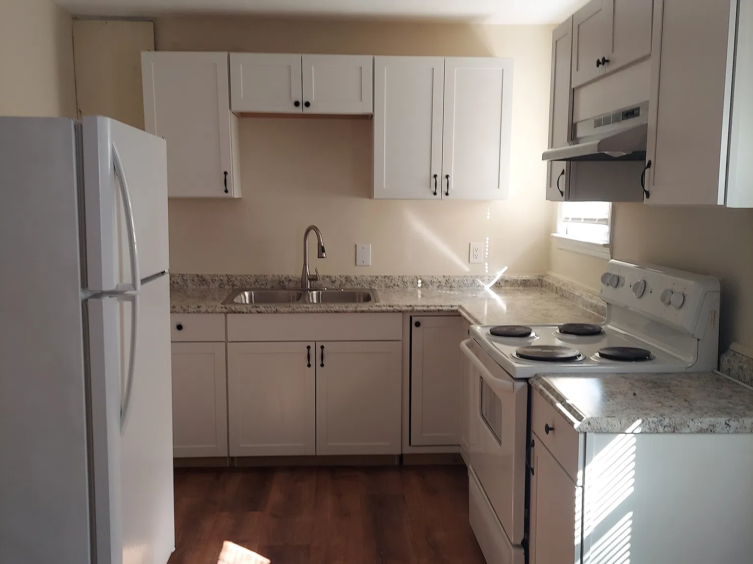 3 bed, 925 sqft, $1,050 — Photo 4