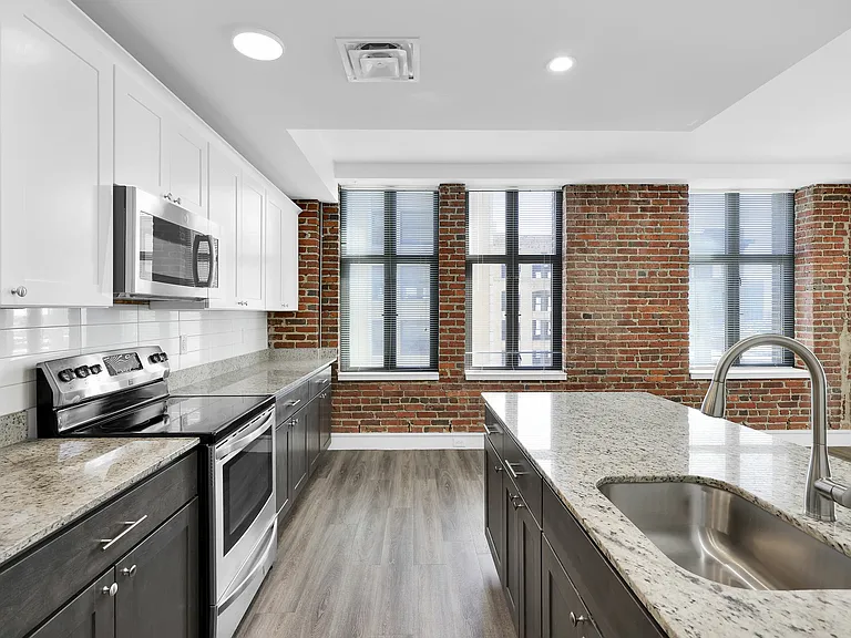 The Residences at Barnett — Photo 18