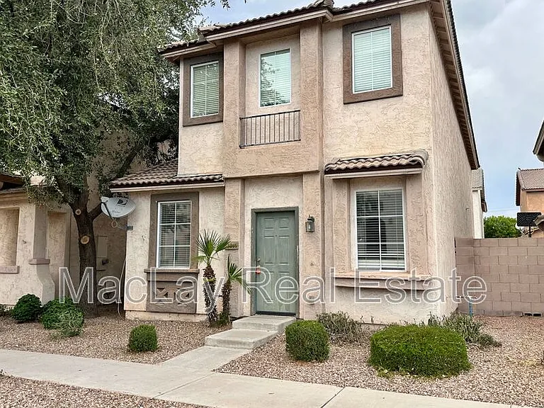 5216 W Albeniz Pl — Photo 1
