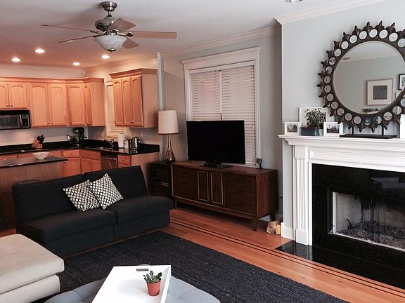 5th image of 2047 W Belmont Ave APT 3