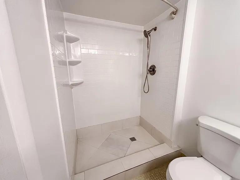 2741 Taft St #403 — Photo 13