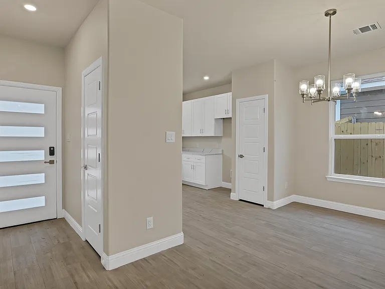 5618 Barkridge Dr — Photo 6