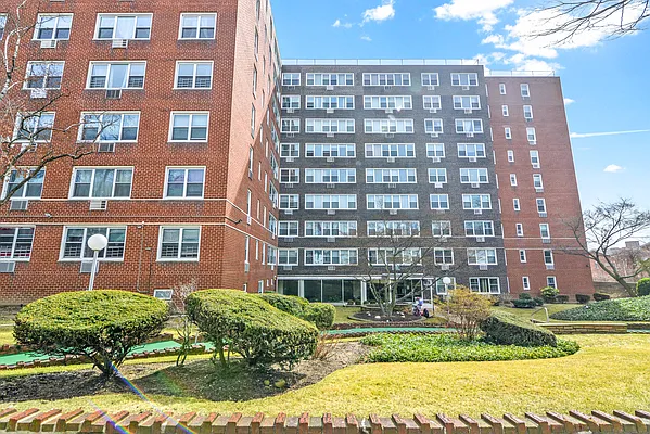 Sold by Mitra Hakimi Realty Group, LLC | media 1