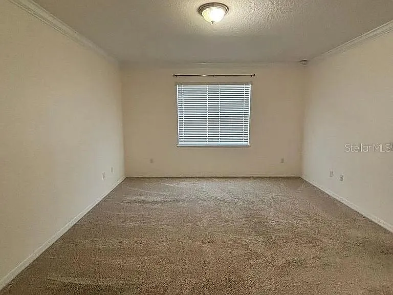 4 bed, 2.0 bath, 2018 sqft, $2,600 — Photo 4
