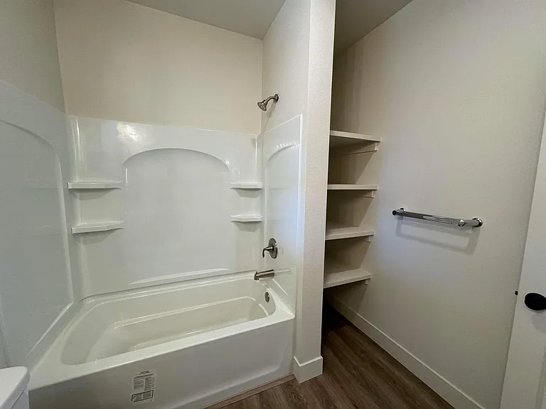 115 Alderson Ave — Photo 11