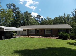 114 Kizer St, Mount Airy, NC 27030