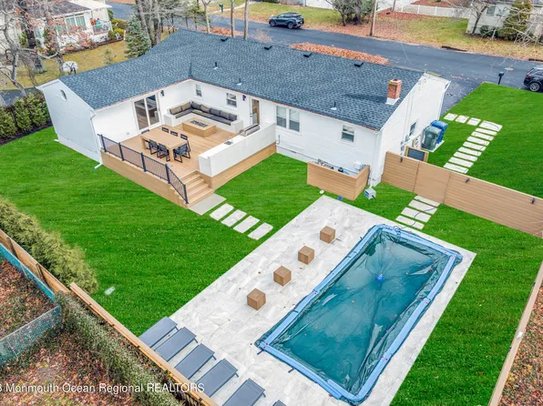 186 Delaware Avenue, Oakhurst, NJ 07755