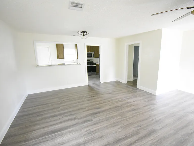 6229 Clover Ridge St — Photo 3