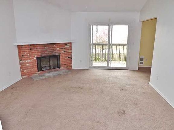 3rd image of 9034 Pacific Ave APT C4