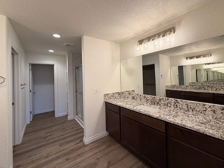 18659 Village Center Dr — Photo 15