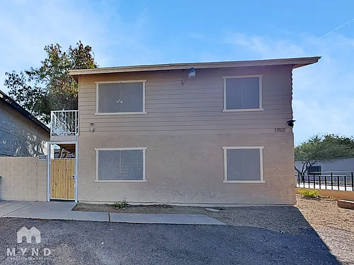 1702 E Cambridge Ave #2 Photo 1