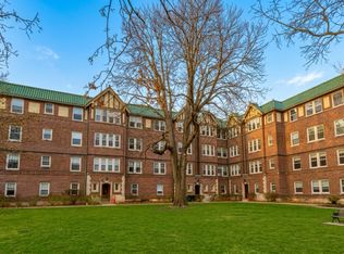 1110 Curtiss St APT A3, Downers Grove, IL 60515