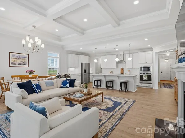 16136 Commodore Dr, Lancaster, SC 29720