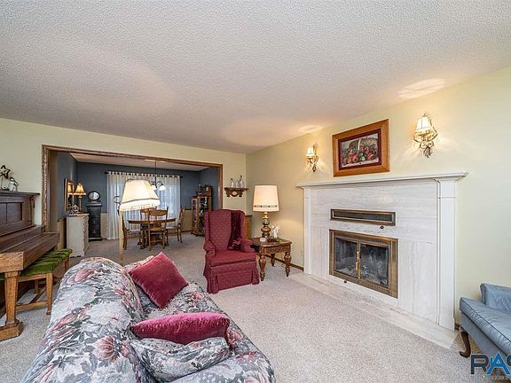 5th image of 4900 S Pheasant Ln