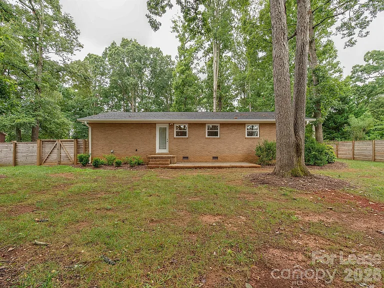 5646 Oak Dr — Photo 27