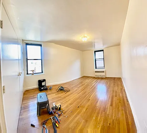 1545 Rhinelander Ave #4 — Photo 3