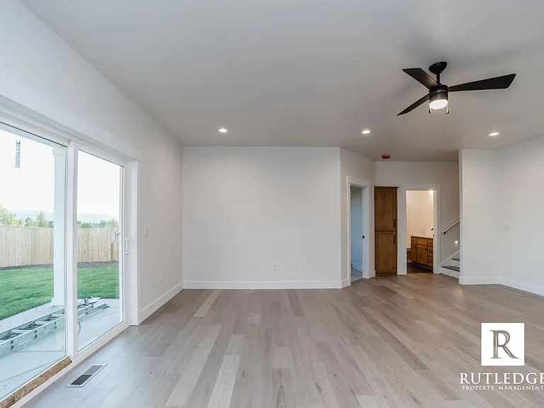 3282 Sky Way — Photo 24