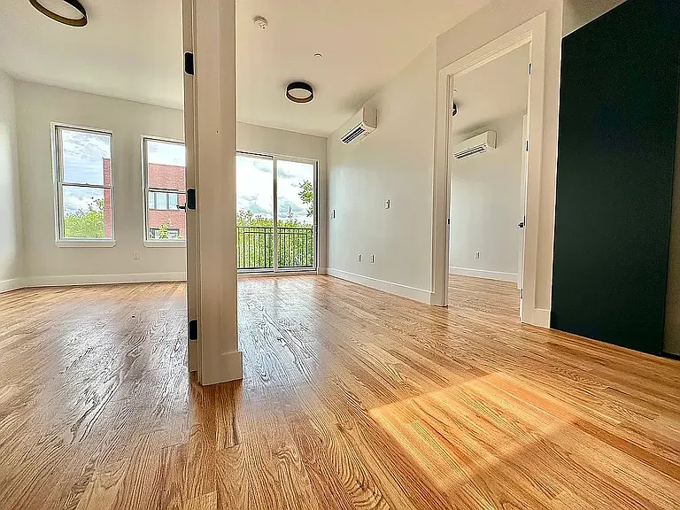 959 Metropolitan Ave #3B — Photo 5