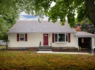 524 Burlington St, Paramus, NJ 07652