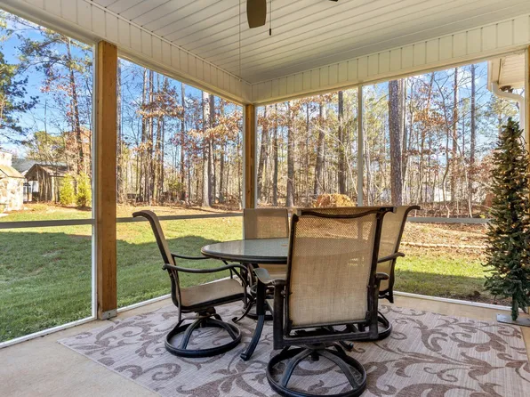 151 Ottawa Dr, Louisburg, NC 27549