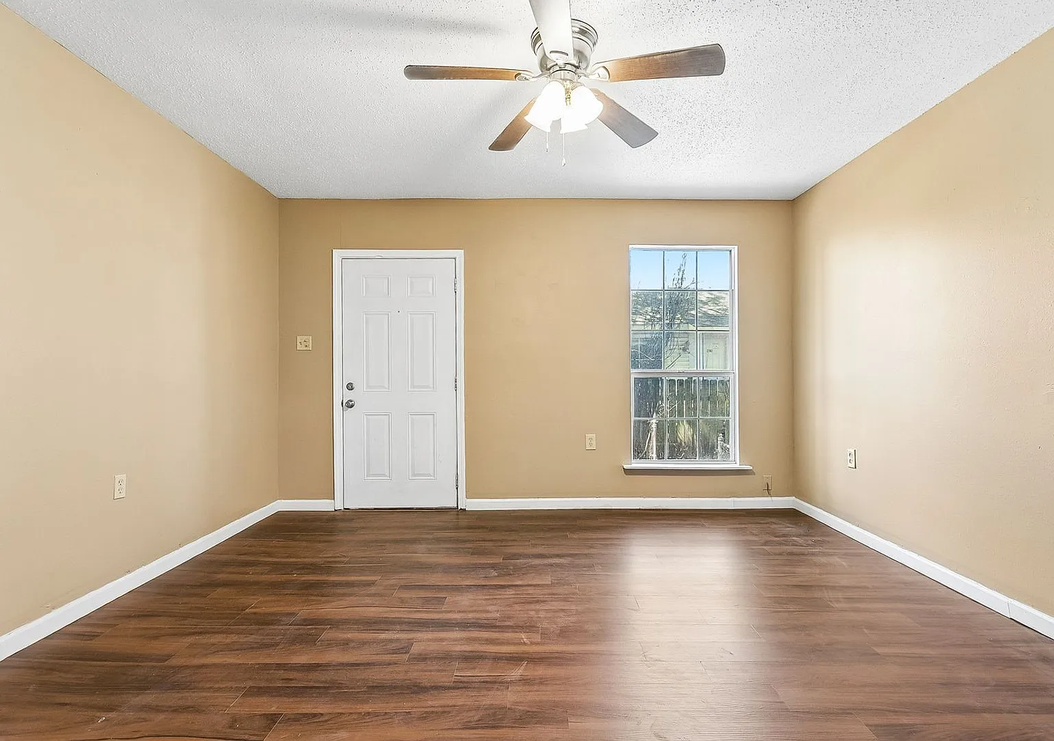 gme2152 — Photo 3