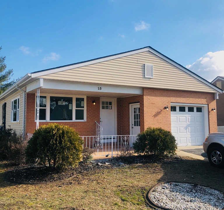 2nd image of 15 Tropicana Ct