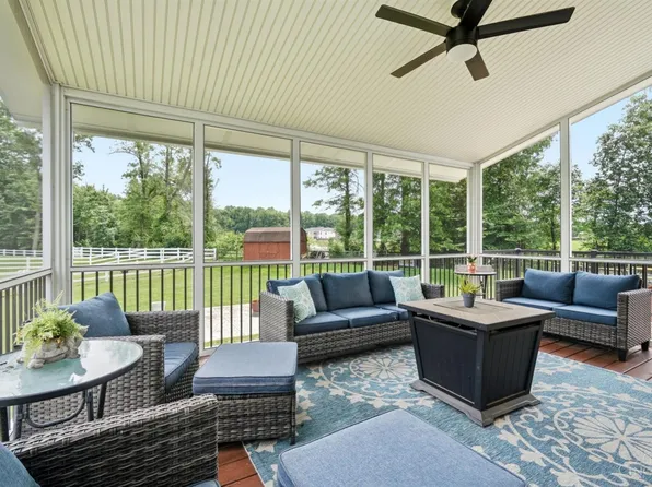 1553 Deerwoods Dr, Milford, OH 45150
