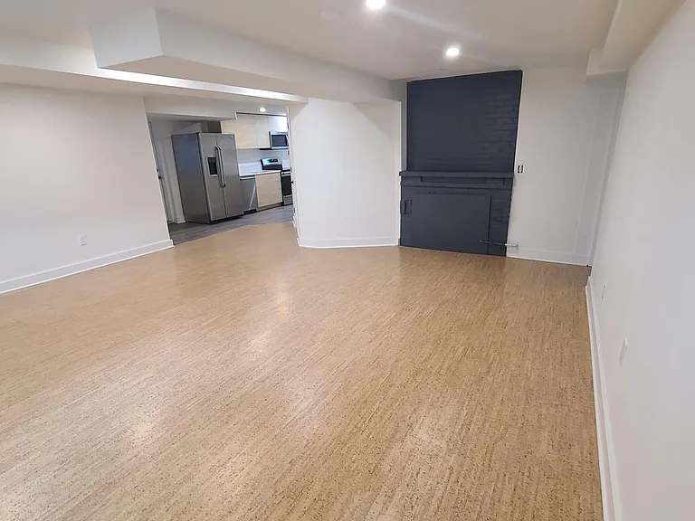 4531 NE 74th Ave — Photo 3