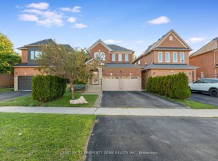 582 Plantation Gate, Newmarket, ON