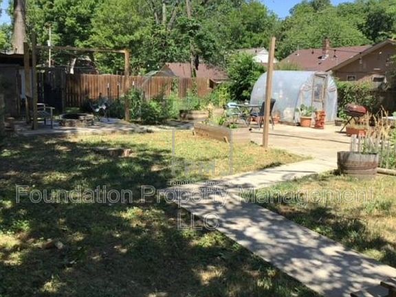5th image of 757 Moon St