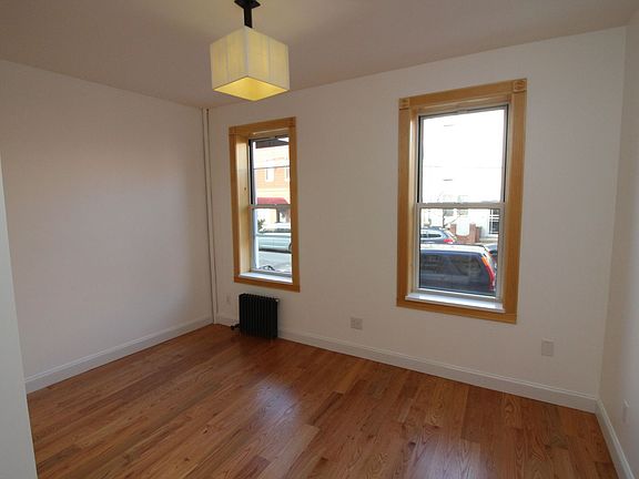 4th image of 31 Driggs Ave APT 1L