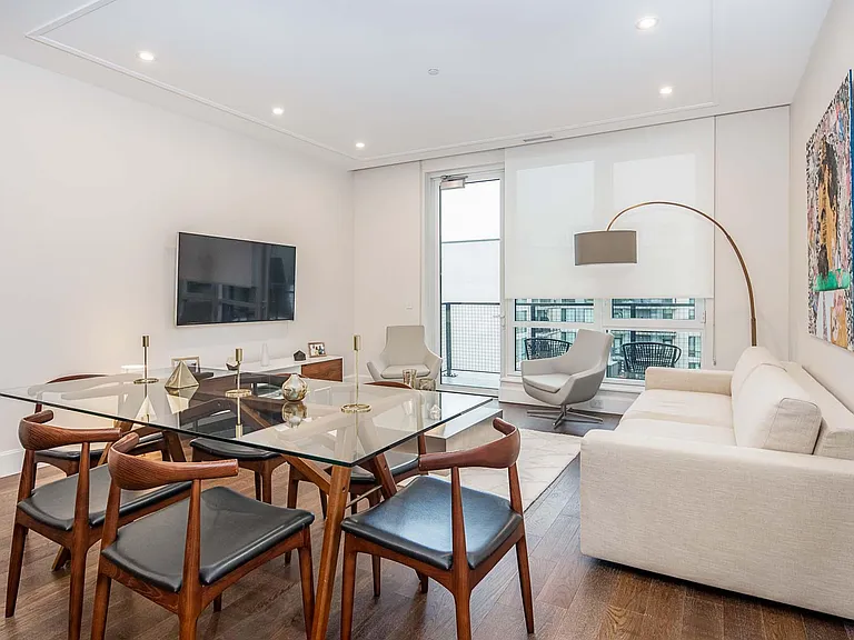 372 9th Luxury Rentals — Photo 52