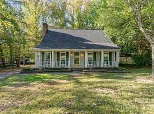 2319 Oak Leigh Dr, Charlotte, NC 28262