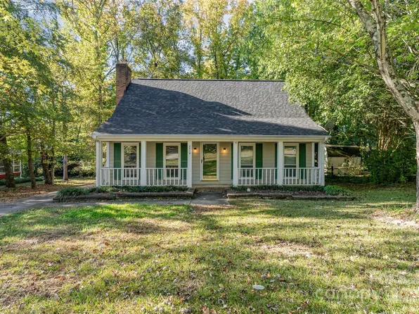 2319 Oak Leigh Dr, Charlotte, NC 28262